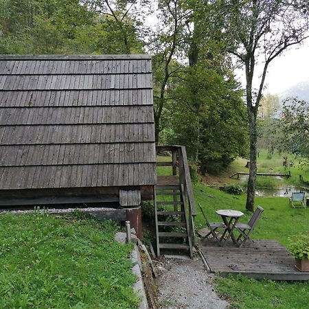 Hotel Glamping Zlata ribica Idrija pri Baci Esterno foto