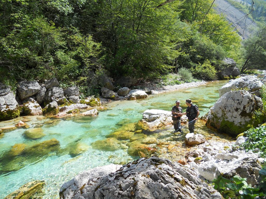 Hotel Glamping Zlata ribica Idrija pri Baci Esterno foto